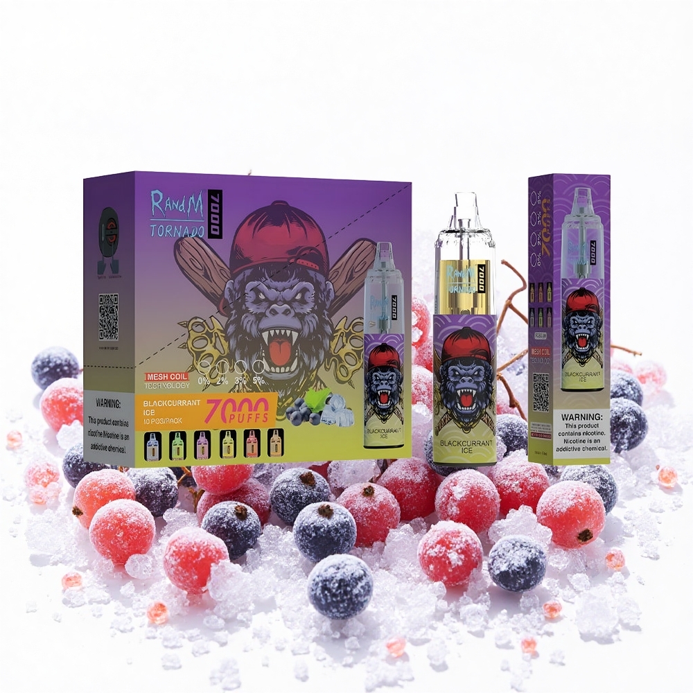 RandM Fumot Tornado 7000 Puffs Feketeriboly Jég 14 ML E-liquid 850 MAH Battery Hungary Vapes